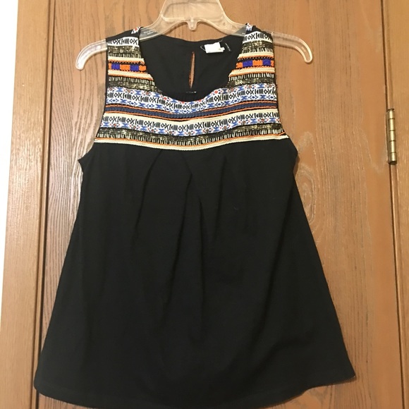 Akemi and Kin embroidered and beaded tank - Picture 2 of 6